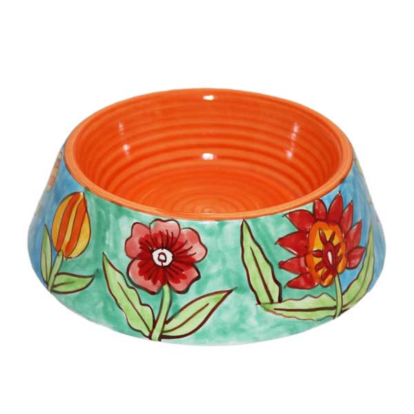 Mit bunten großen Blumen bemalter Futternapf aus Keramik in Orange-Grün-Tönen